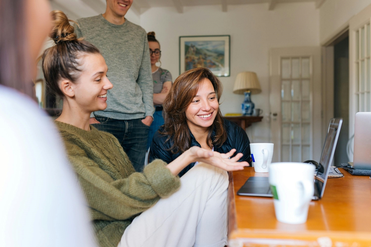 “Admin party”: trend in the USA transforms tasks into social rituals