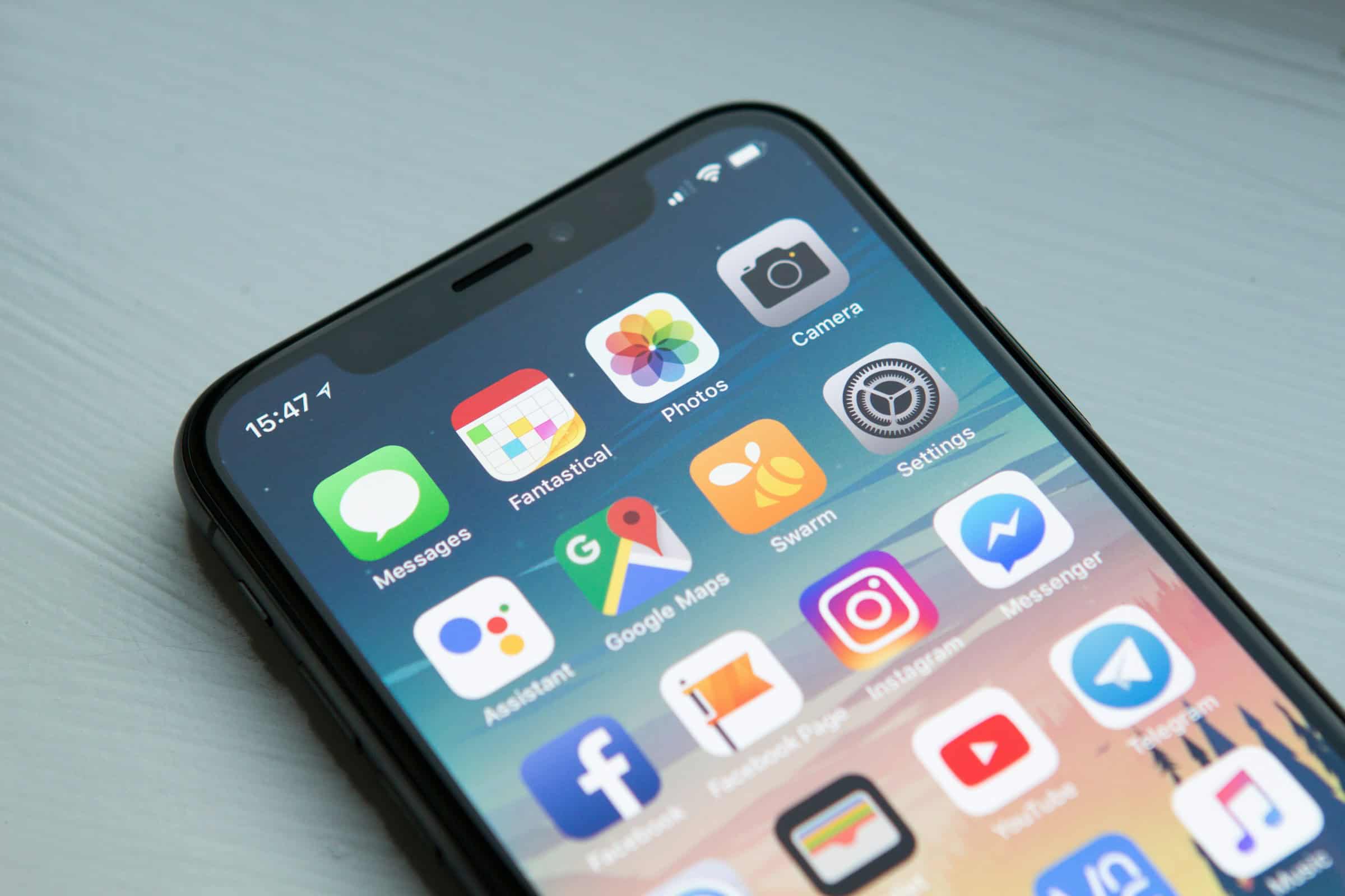 Tips to clean up useless apps from iPhone and Android
