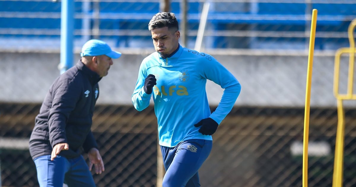 Grêmio Pays Debt and Frees Transfers