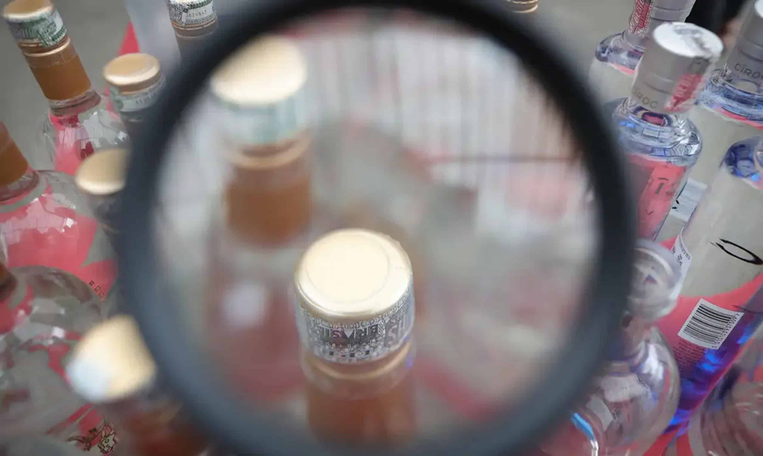 AlcoLab: free app detects methanol in drinks in 15 minutes