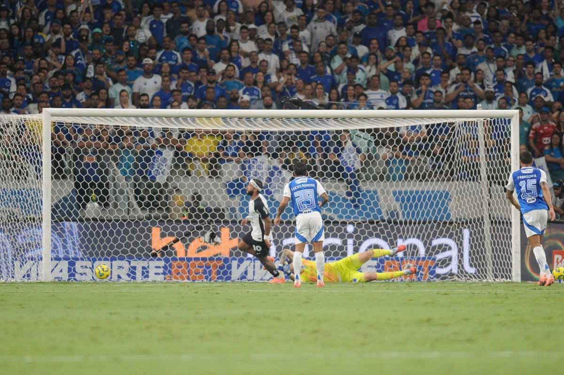 'Nice guy' players don't pressure referees