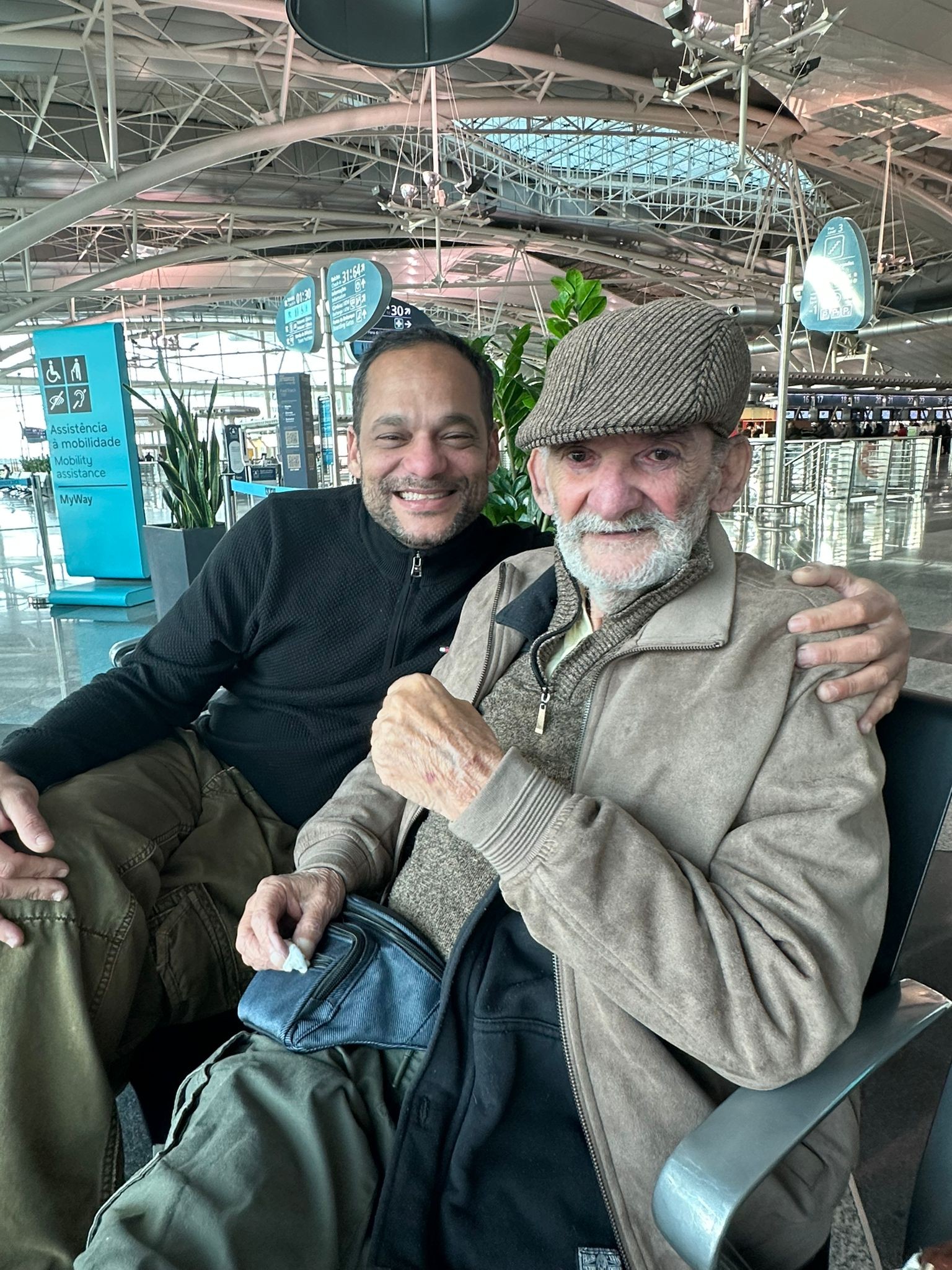 Elderly man who fell ill on plane in Viracopos dies after 42 days hospitalized