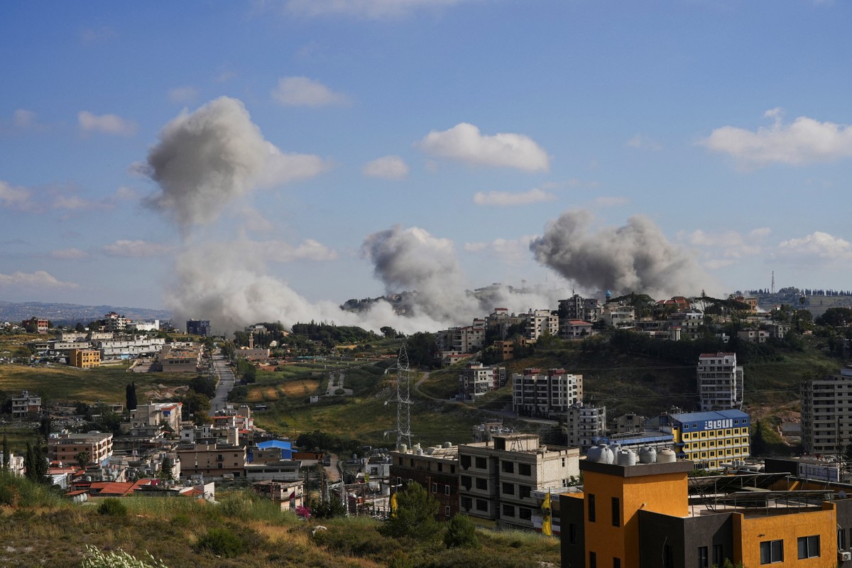 Israel intensifica ataques contra Hezbollah no Líbano