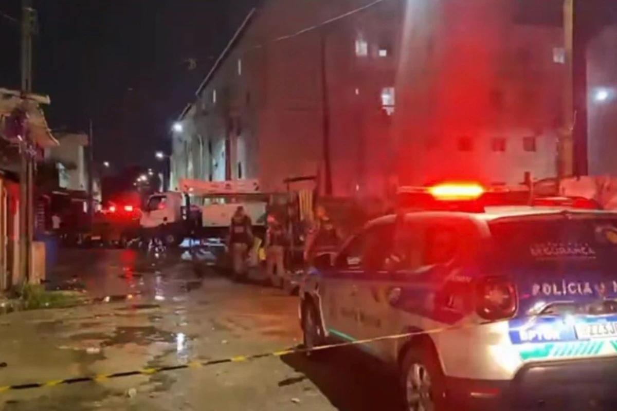 Two people die in mansion collapse in downtown Recife