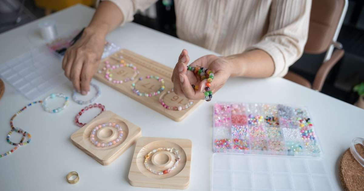 The Therapeutic Power of Manual Hobbies in Stress Reduction