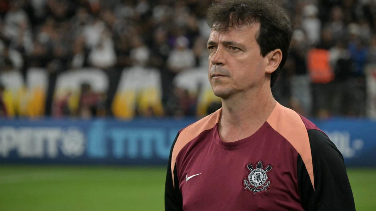 Diniz praises Corinthians' attitude and connection with fans: 'It's very good to be here'