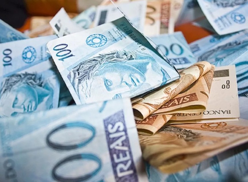 Record Default and Government Rescue Operation - O Assunto #1702