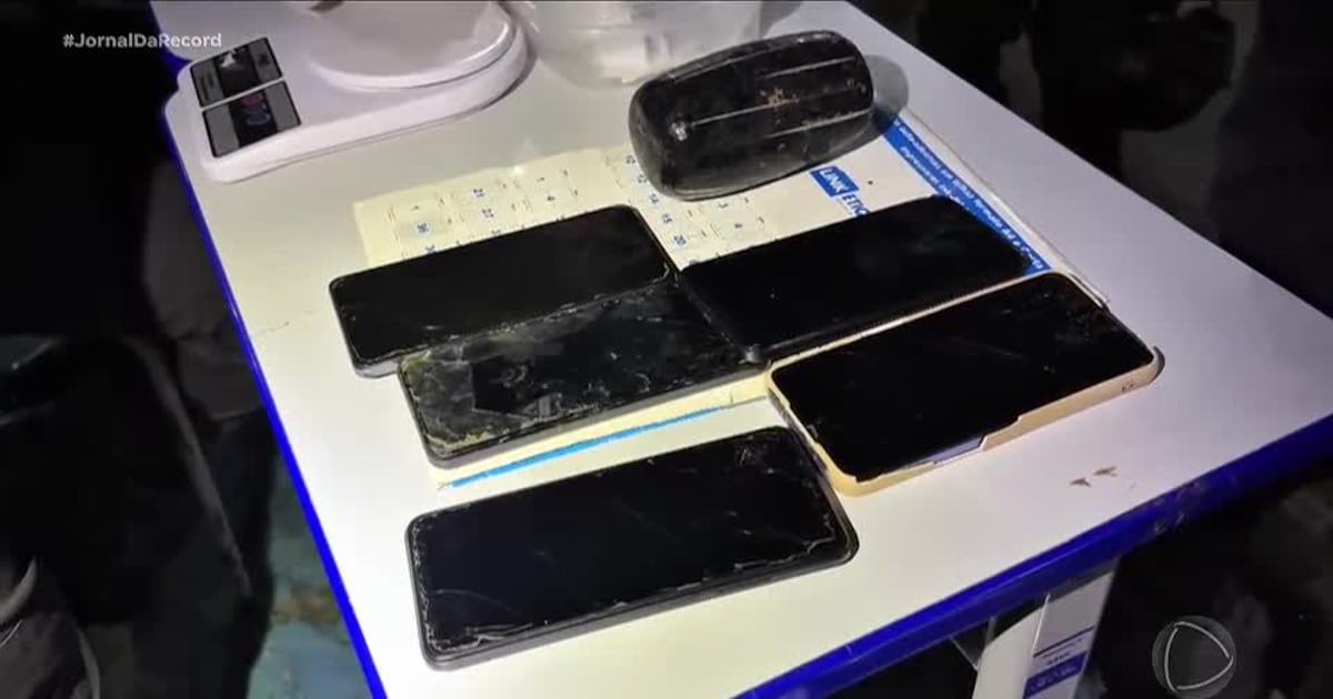 More than 500 cell phones are found hidden in prison cells across the country