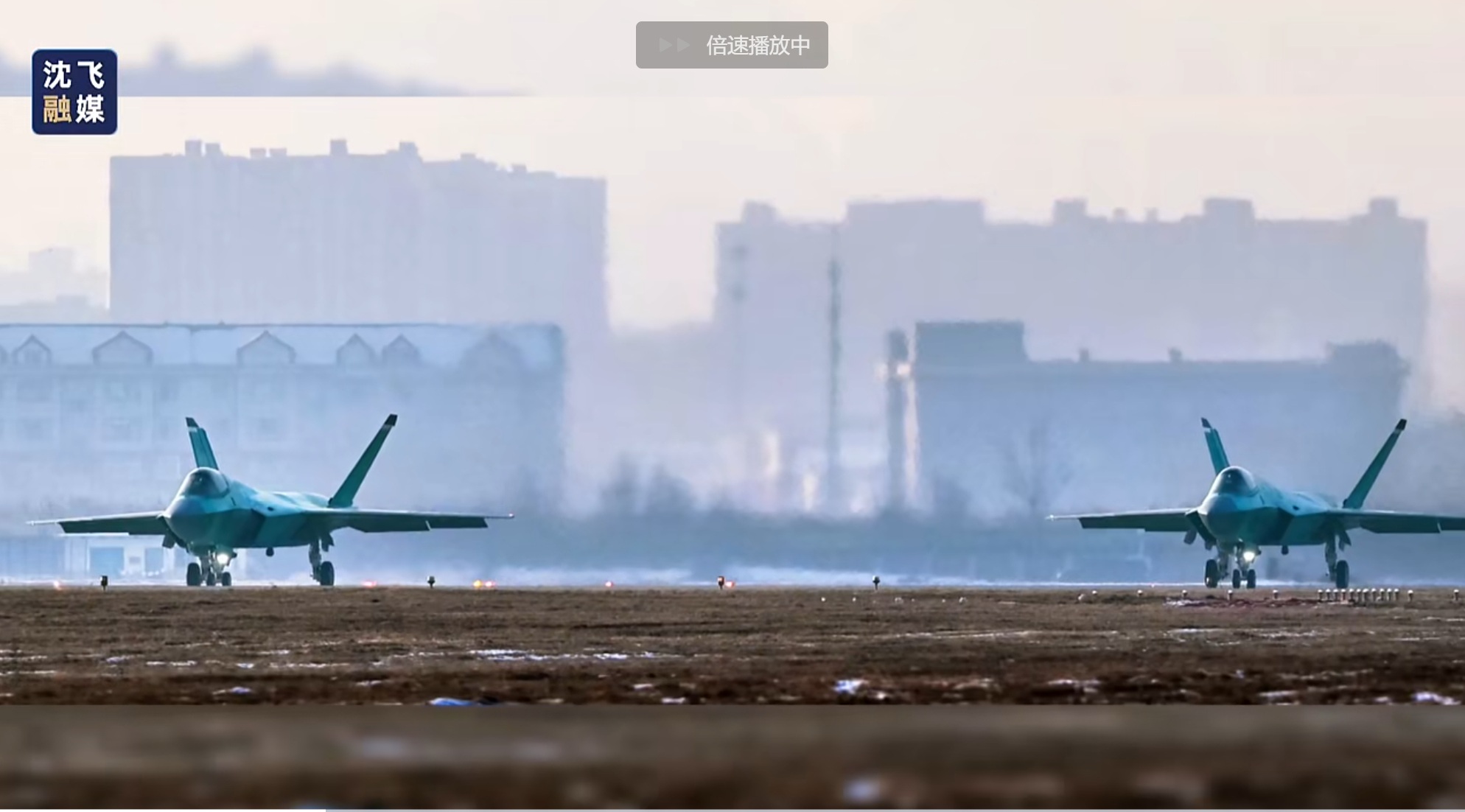 China realiza primeiro voo conjunto de dois caças furtivos J-35